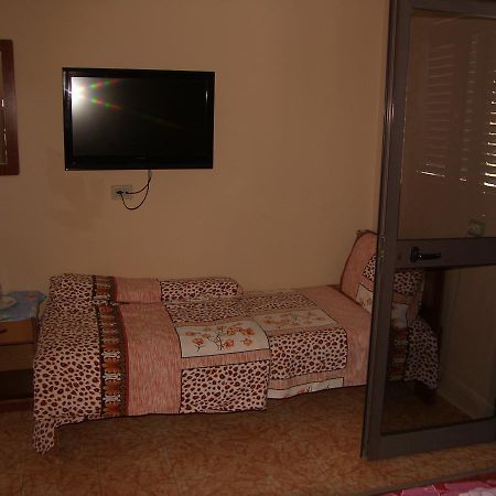Shkodra Hotel エクステリア 写真