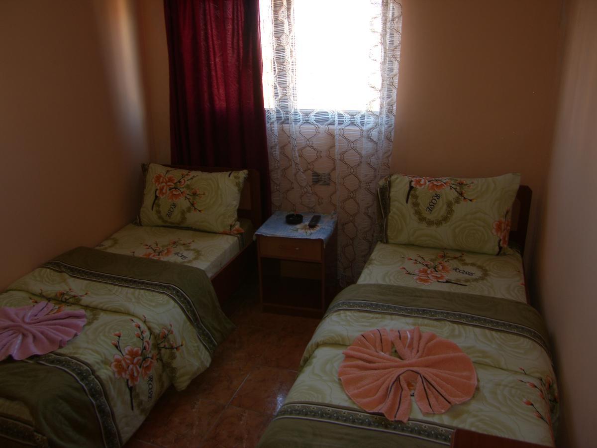 Shkodra Hotel エクステリア 写真