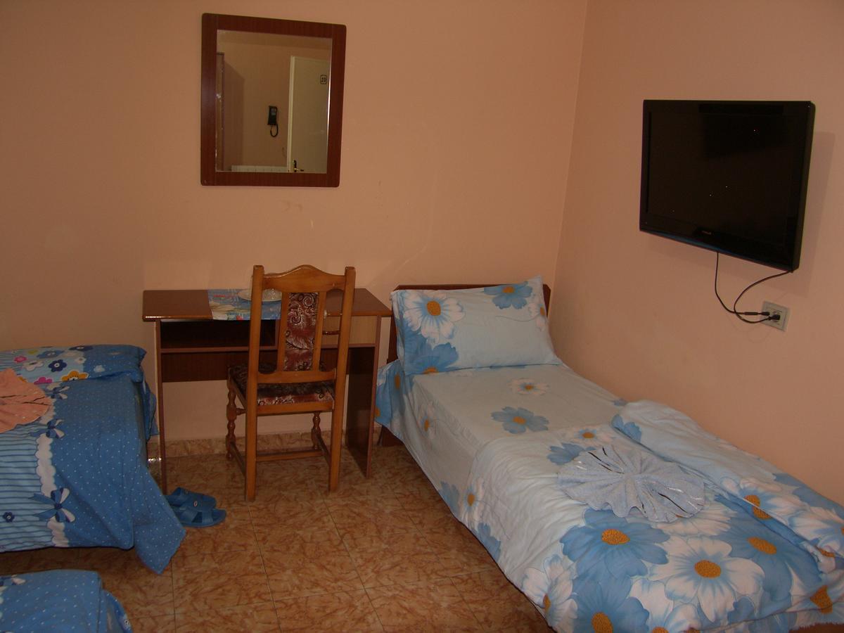 Shkodra Hotel エクステリア 写真