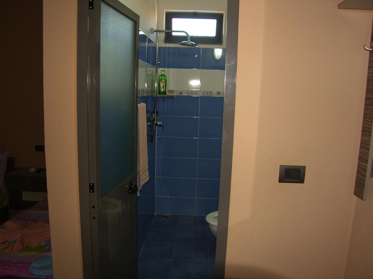 Shkodra Hotel エクステリア 写真