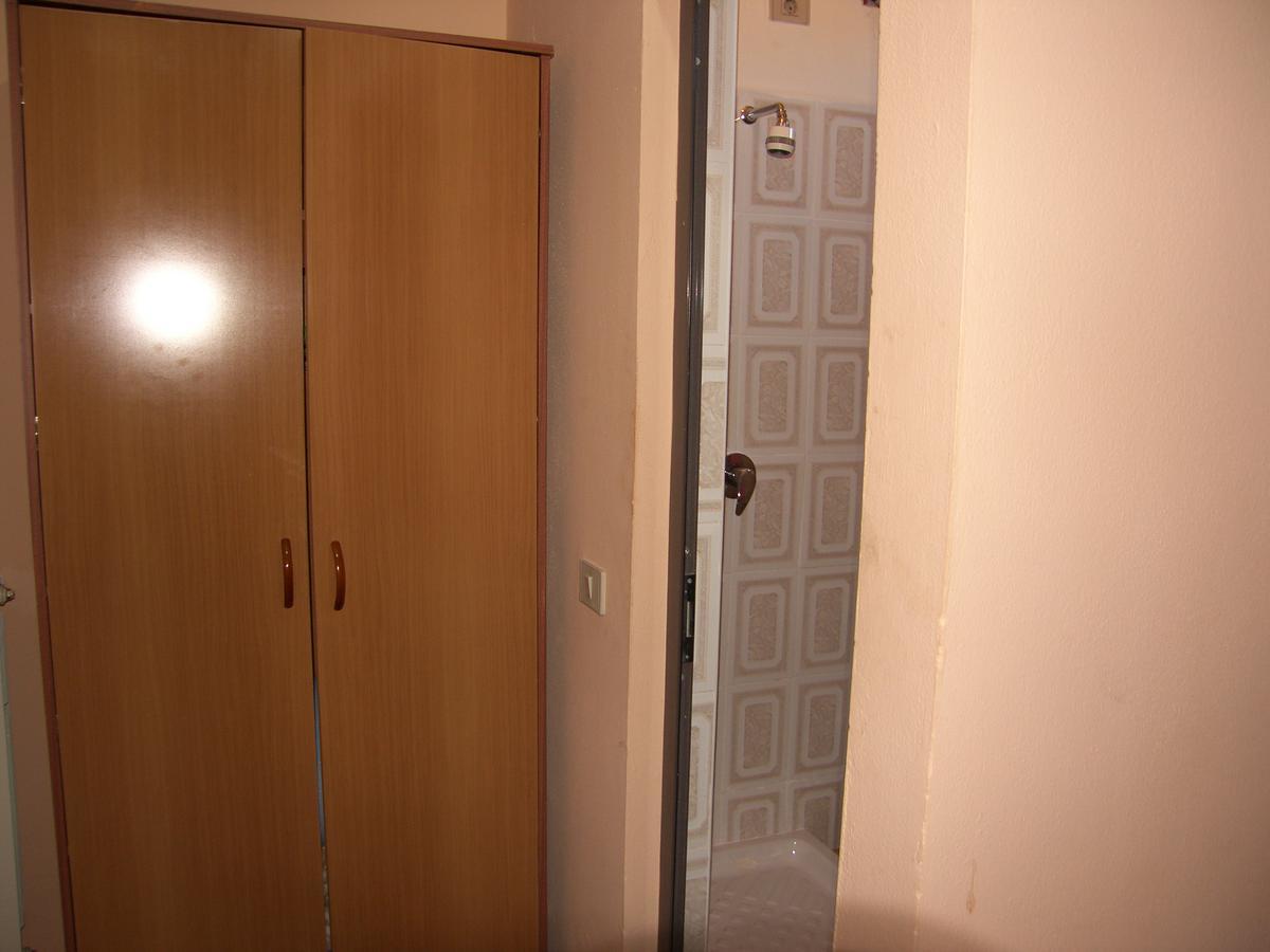 Shkodra Hotel エクステリア 写真
