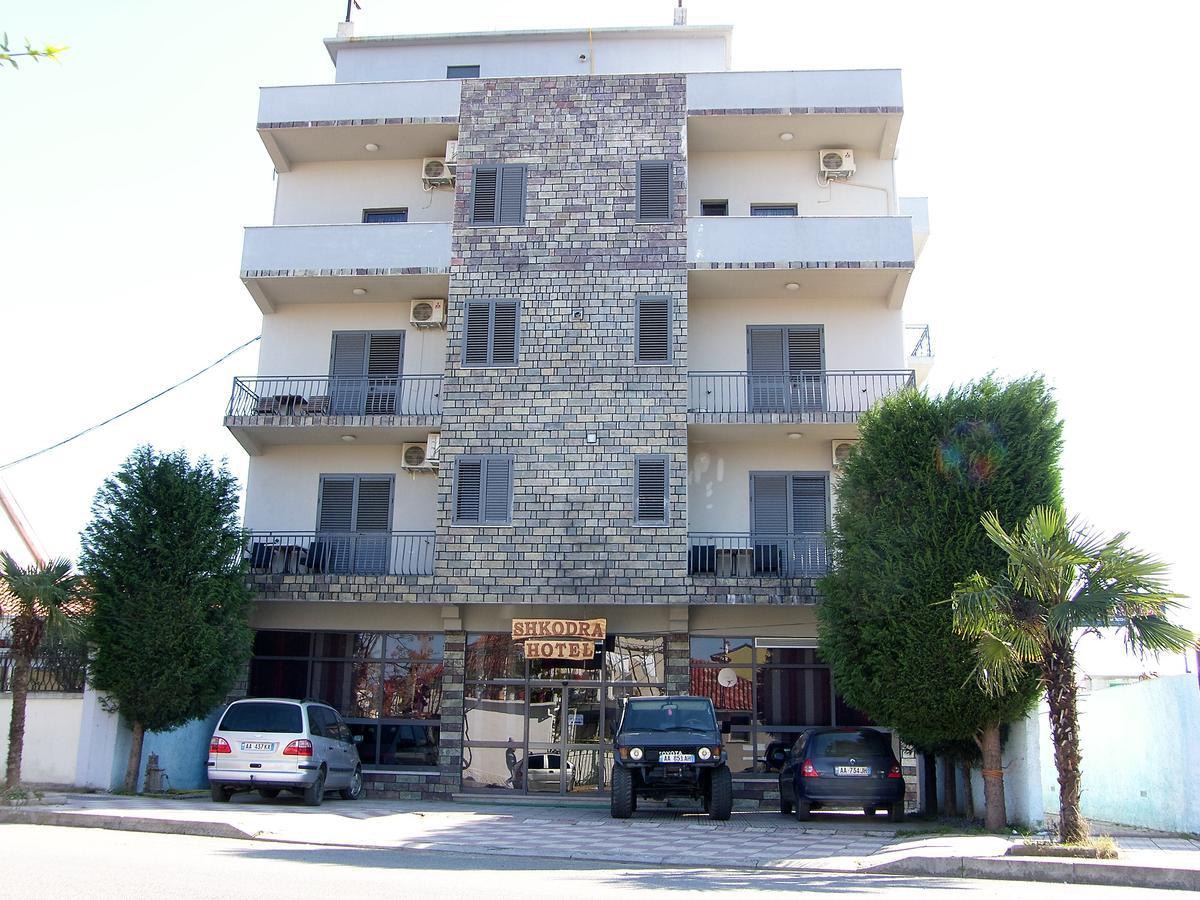 Shkodra Hotel エクステリア 写真