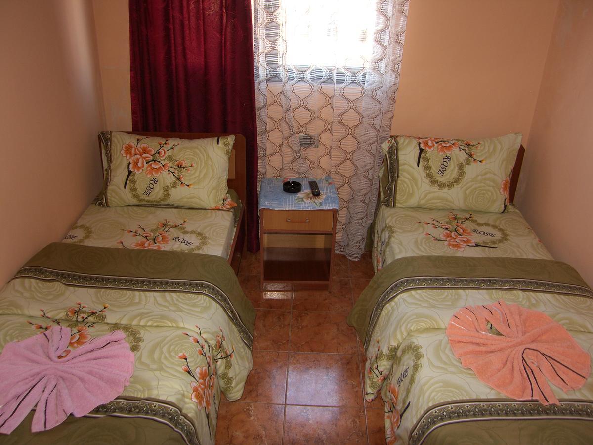Shkodra Hotel エクステリア 写真