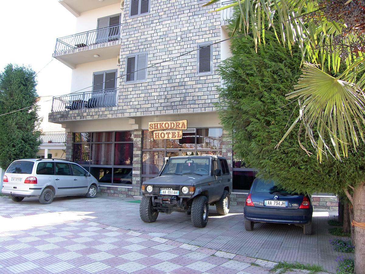 Shkodra Hotel エクステリア 写真