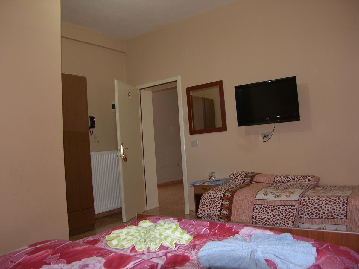 Shkodra Hotel エクステリア 写真