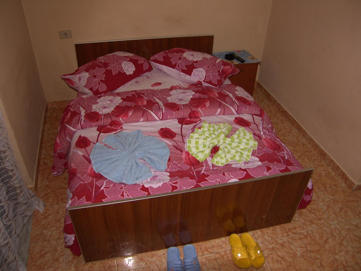 Shkodra Hotel エクステリア 写真