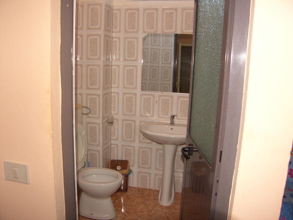 Shkodra Hotel エクステリア 写真