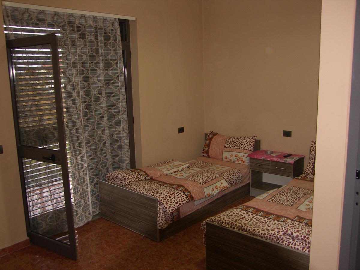 Shkodra Hotel エクステリア 写真