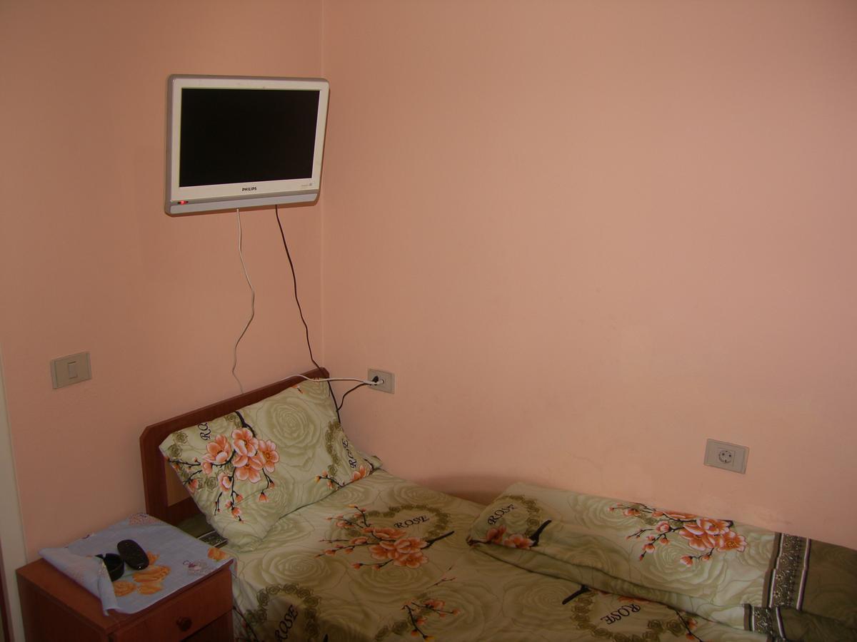 Shkodra Hotel エクステリア 写真