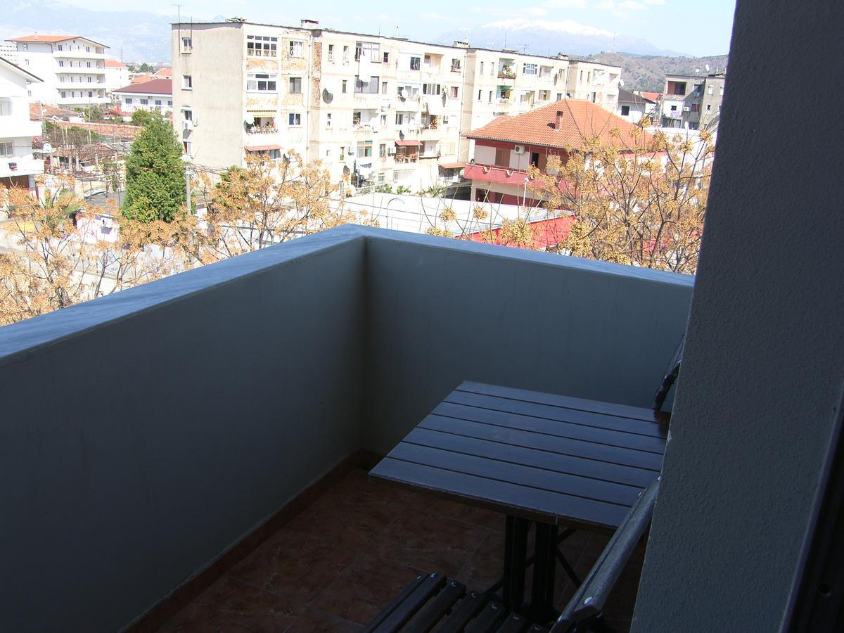 Shkodra Hotel エクステリア 写真