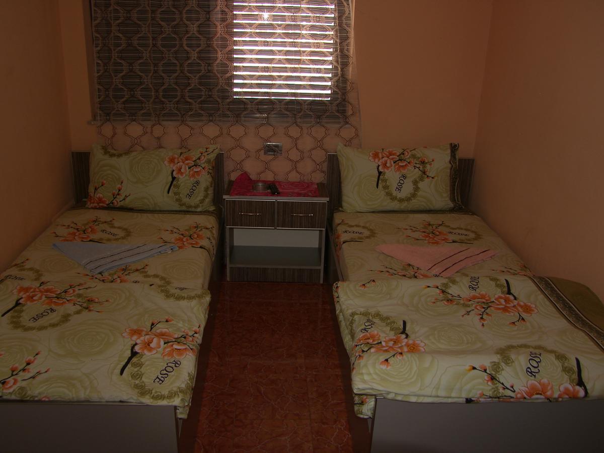 Shkodra Hotel エクステリア 写真