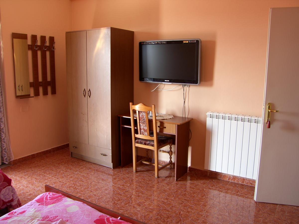 Shkodra Hotel エクステリア 写真