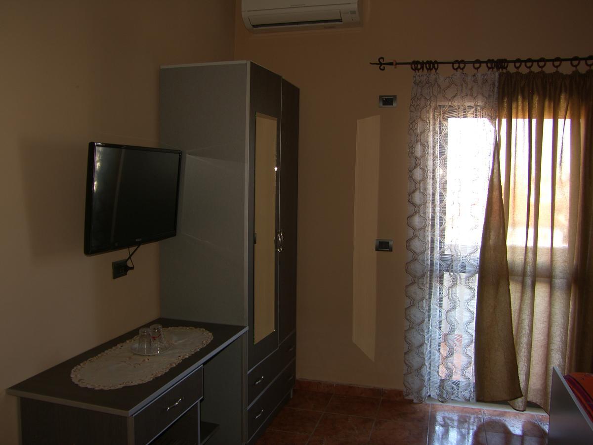 Shkodra Hotel エクステリア 写真
