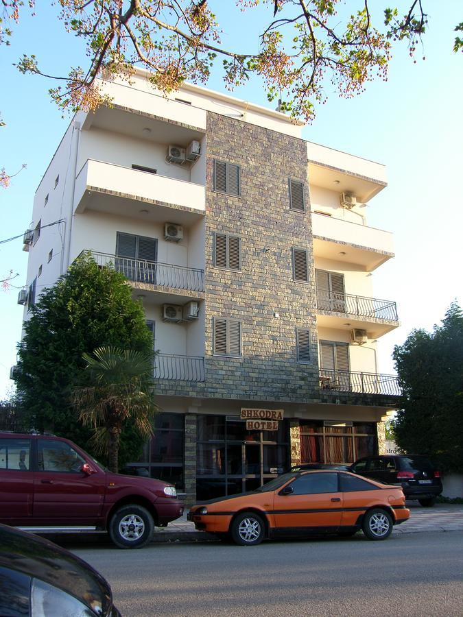 Shkodra Hotel エクステリア 写真